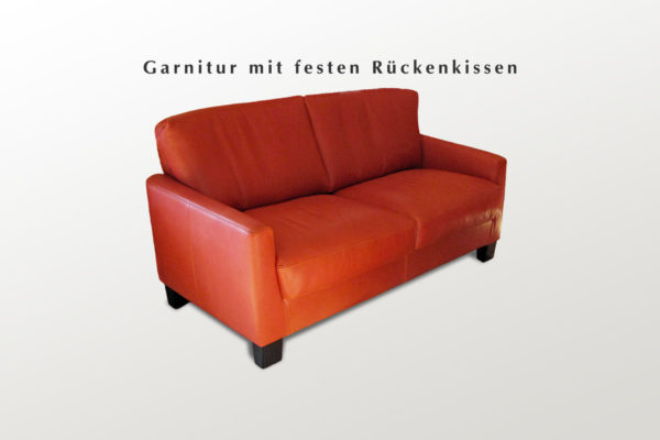 Sofa in Leder orange und Holzfuessen